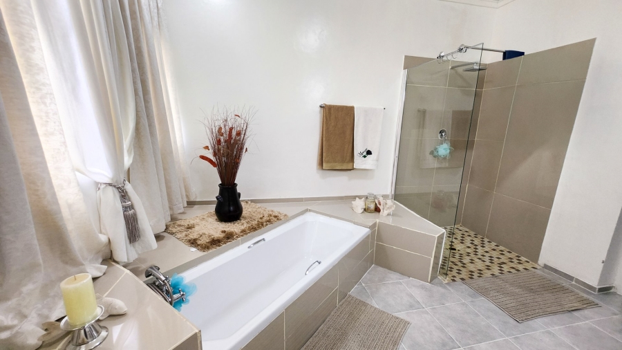 4 Bedroom Property for Sale in Wilgenhof Free State